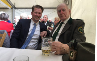 Mit Großvater Johann Frerichs auf dem Ekerner Schützenfest Mit Großvater Johann Frerichs auf dem Ekerner Schützenfest